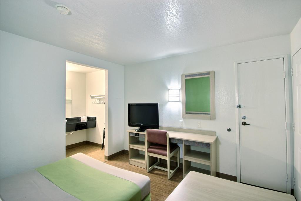 Motel 6 Milwaukee West - Brookfield Quarto foto